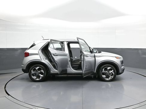 Certified 2024 Hyundai Venue SEL FWD image 42