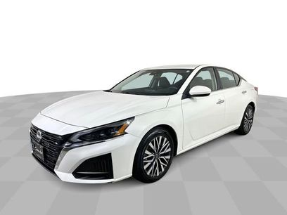 Used 2023 Nissan Altima 2.5 SV
