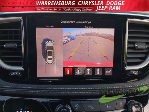 New 2026 Chrysler Pacifica Select image 22