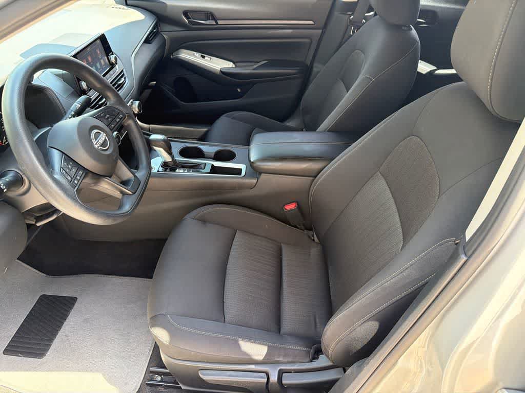 Used 2023 Nissan Altima 2.5 S FWD image 9