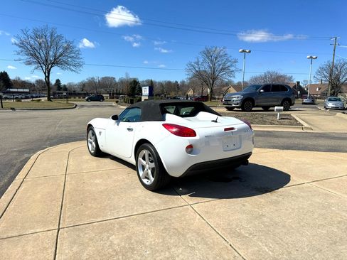 Used 2009 Pontiac Solstice Convertible w/ Premium Package image 7