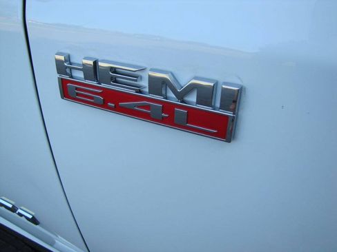 Used 2022 RAM 3500 Tradesman w/ Chrome Appearance Group AWD/4WD image 25
