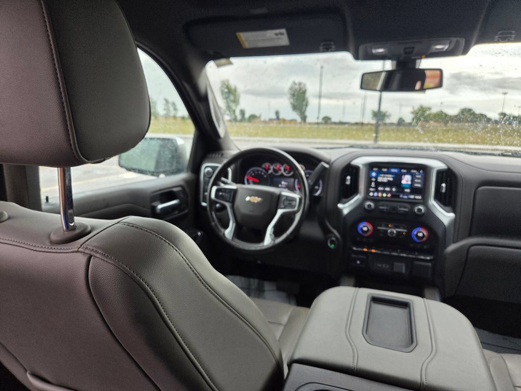 Used 2020 Chevrolet Silverado 1500 LTZ AWD/4WD image 16
