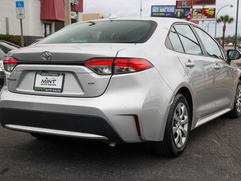 Used 2021 Toyota Corolla LE image 14