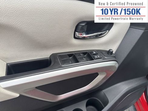 Used 2021 Nissan Titan SV w/ SV Convenience Package image 14