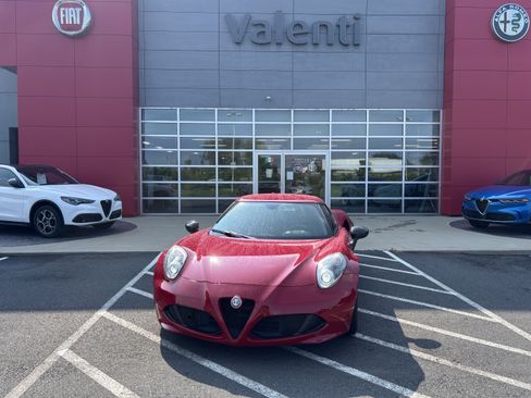 Used 2016 Alfa Romeo 4C Coupe w/ Coupe Track Package 1 RWD image 1