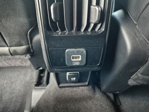 Used 2024 Jeep Compass Latitude AWD/4WD image 21