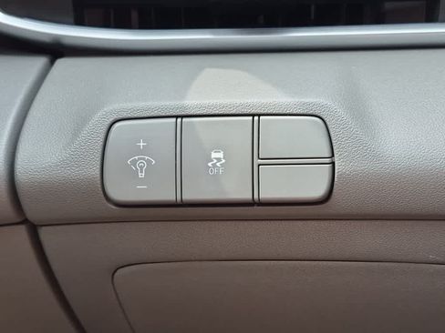 Used 2024 Hyundai Elantra SEL FWD image 17
