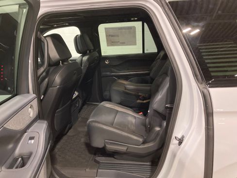 Used 2026 Lincoln Navigator L Reserve AWD/4WD image 20