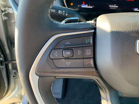 Used 2024 Jeep Grand Cherokee Altitude image 22