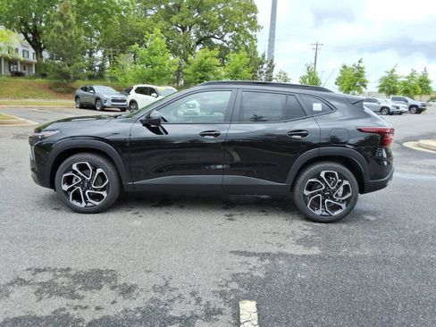 New 2026 Chevrolet Trax RS w/ Sunroof Package FWD image 8