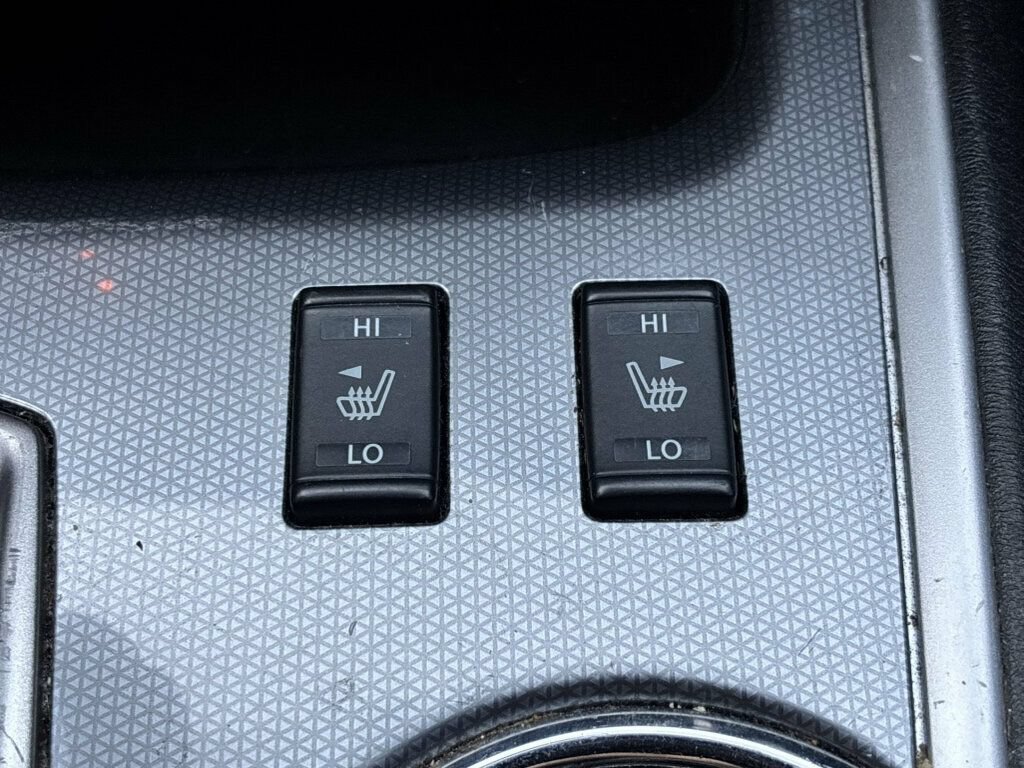 Used 2018 Nissan Pathfinder SL FWD image 31