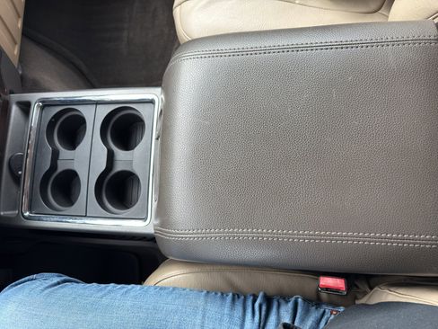 Used 2011 Ford F250 Lariat w/ Lariat Interior Pkg image 16