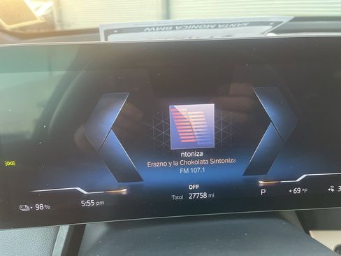 Used 2023 BMW iX xDrive50 image 21