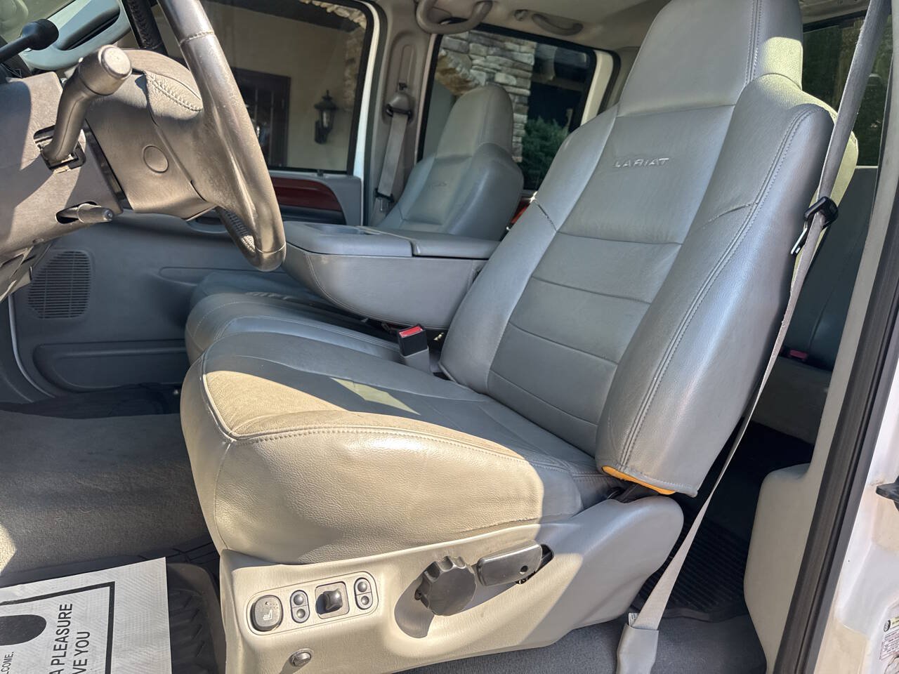 Used 2005 Ford F250 Lariat AWD/4WD image 9