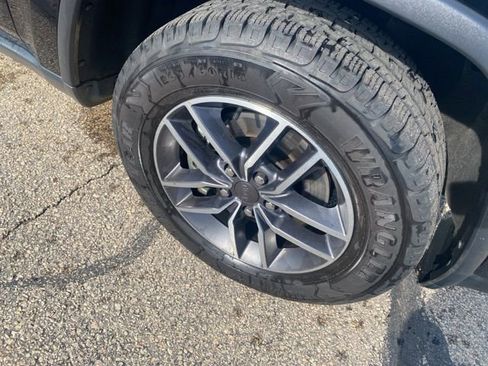 Certified 2022 Jeep Grand Cherokee Limited image 3