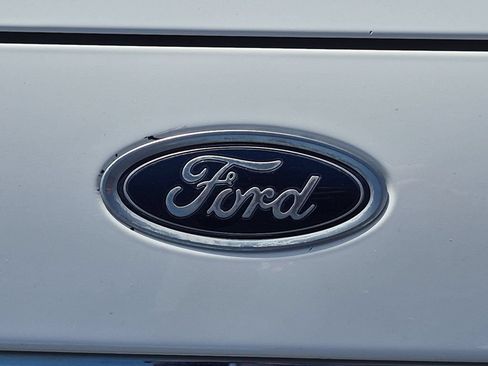 Used 2018 Ford Fusion SE w/ Fusion SE Technology Package FWD image 28