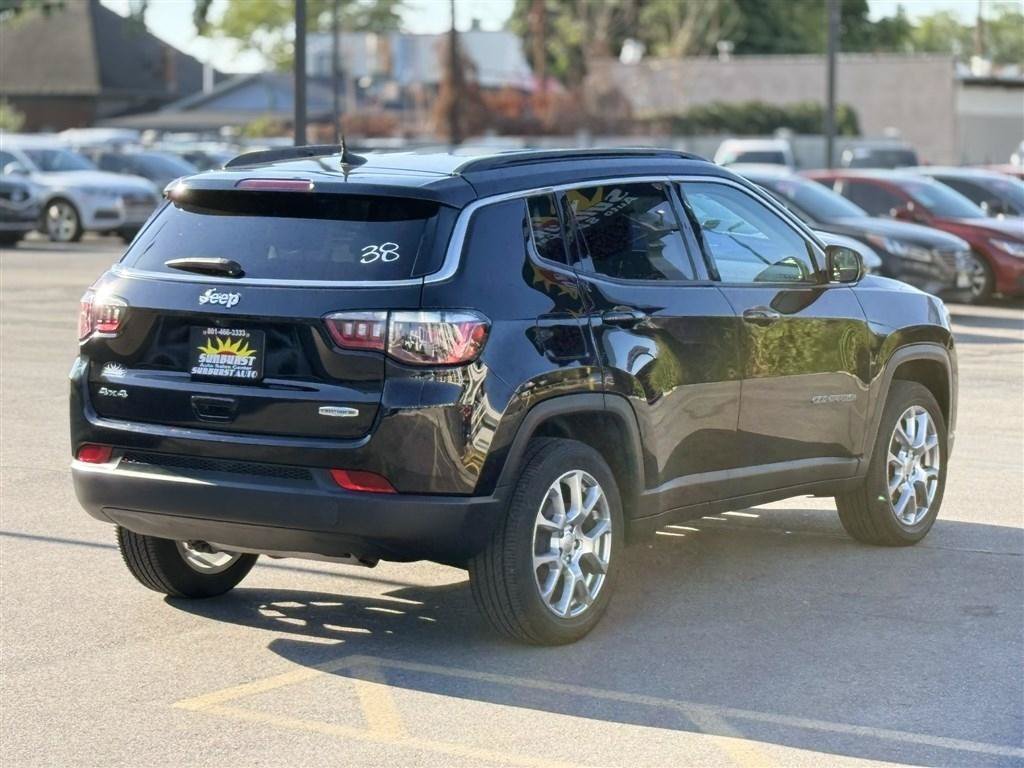 Used 2022 Jeep Compass Latitude AWD/4WD image 7