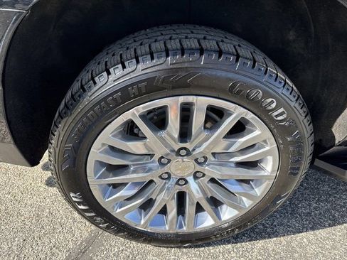 Used 2023 Chevrolet Tahoe Premier w/ Premium Package 2 image 7