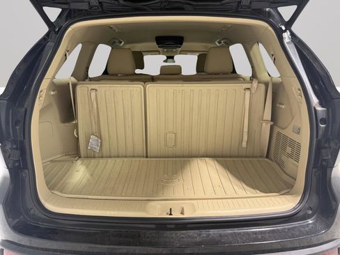 Used 2018 Toyota Highlander Plus image 12