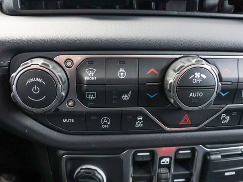 New 2026 Jeep Wrangler Unlimited Sahara AWD/4WD image 19