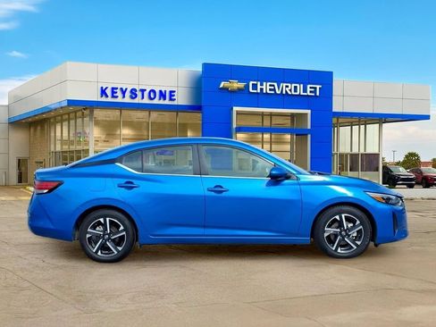 Used 2024 Nissan Sentra SV FWD image 8