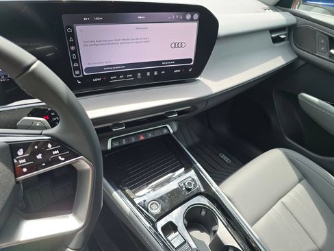 Certified 2026 Audi Q3 quattro 2.0T AWD/4WD image 28
