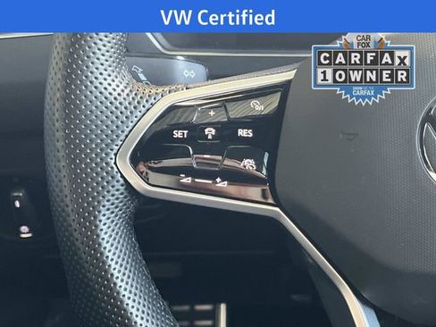 Certified 2023 Volkswagen Tiguan SEL R-Line image 18
