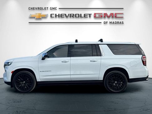 Used 2023 Chevrolet Suburban Premier AWD/4WD image 6