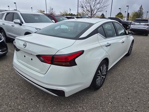 Used 2025 Nissan Altima 2.5 SV image 4