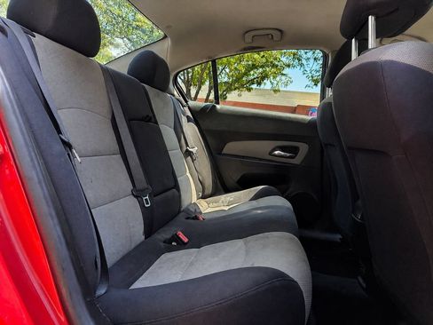 Used 2014 Chevrolet Cruze LS FWD image 13