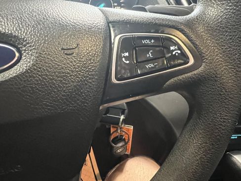 Used 2017 Ford Escape SE w/ Equipment Group 201A AWD/4WD image 12