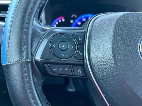 Used 2022 Toyota Corolla Cross XLE FWD image 16