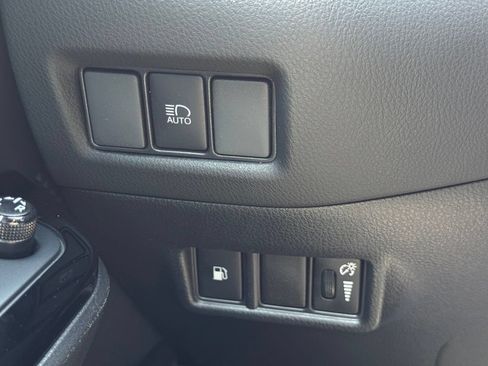 Used 2021 Toyota C-HR XLE FWD image 26