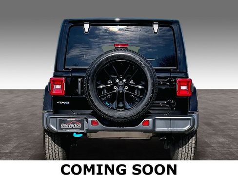 Used 2022 Jeep Wrangler Unlimited Sahara image 6