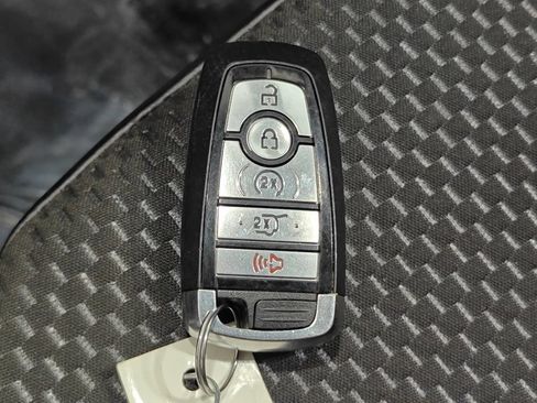 Used 2023 Ford Escape ST-Line AWD/4WD image 11