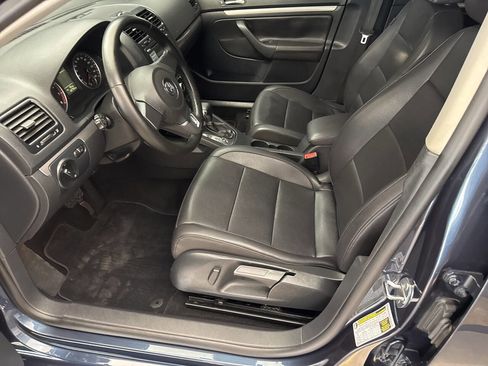 Used 2010 Volkswagen Jetta SE image 16