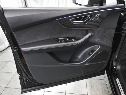 Used 2025 Audi SQ7 Premium Plus image 9