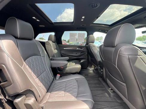 Used 2024 Buick Enclave Avenir w/ Avenir Technology Package AWD/4WD image 15
