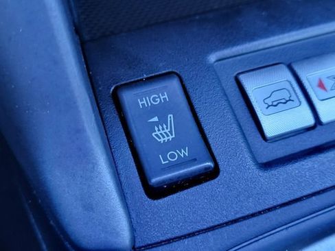 Used 2018 Subaru Forester 2.5i Premium w/ All-Weather Package image 24