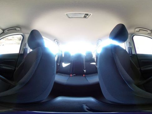 Used 2025 Nissan Versa SV FWD image 40