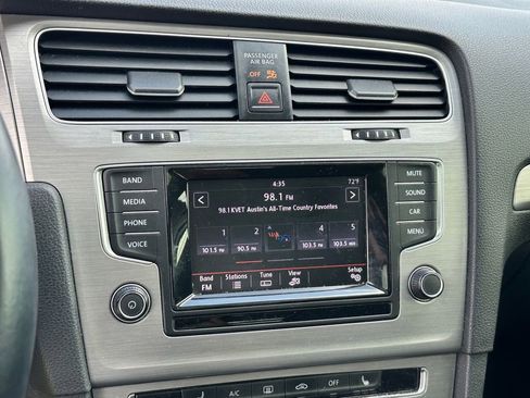 Used 2015 Volkswagen Golf TDI S image 16