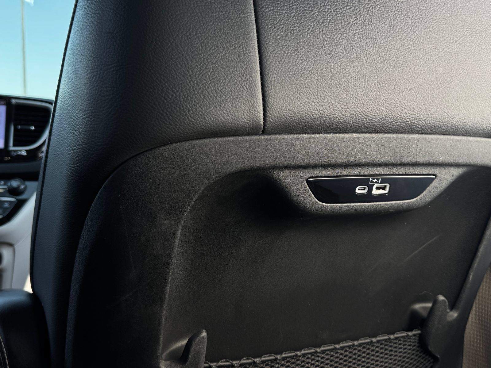Used 2022 Chrysler Pacifica Touring-L FWD image 25