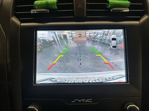 Used 2020 Ford Fusion SE w/ Equipment Group 151A image 26