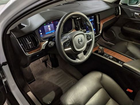 Certified 2024 Volvo V60 B5 Cross Country Plus image 8