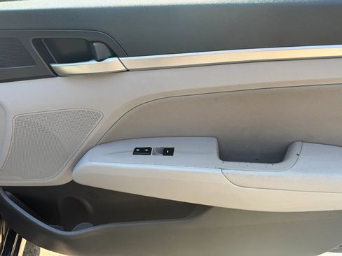 Used 2020 Hyundai Elantra SEL FWD image 8