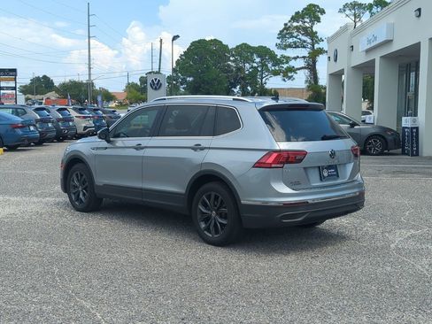 Certified 2023 Volkswagen Tiguan SE w/ Panoramic Sunroof Package FWD image 5