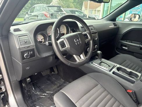 Used 2013 Dodge Challenger SXT RWD image 10