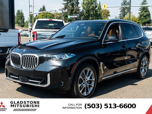 Used 2024 BMW X5 xDrive40i w/ Premium Package AWD/4WD image 4