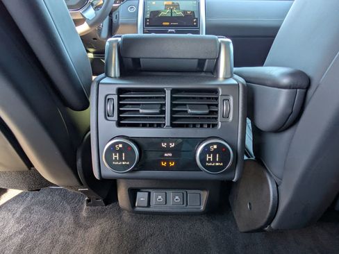 Used 2024 Land Rover Discovery Dynamic SE image 24